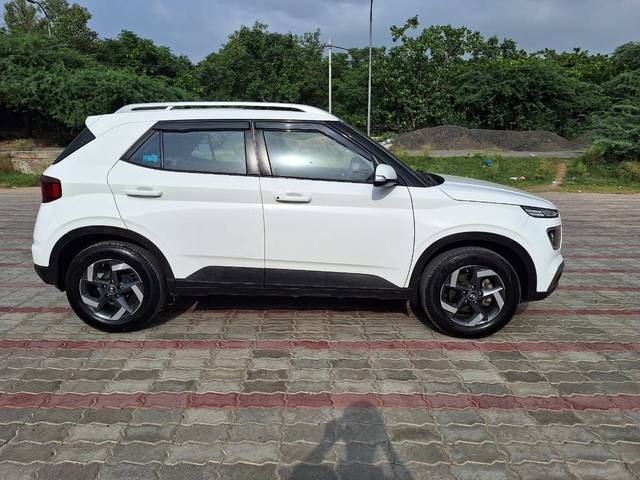 https://images10.gaadi.com/usedcar_image/4566648/original/5ad7c566771dc3c6ccc23f8dae570e4a.jpg?imwidth=6401