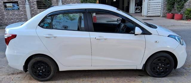 https://images10.gaadi.com/usedcar_image/4566650/original/63a96ccf64ce12867c802a85798860a7.jpg?imwidth=6401