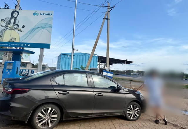 https://images10.gaadi.com/usedcar_image/4566652/original/54f0a471-ff6b-4ab2-911f-7de68565fbd5.?imwidth=6401