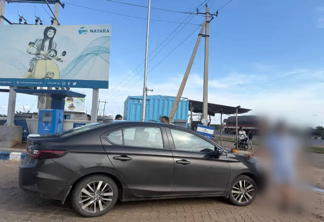 https://images10.gaadi.com/usedcar_image/4566652/original/83c69661-f6d9-433a-a2eb-36a3b9024243.?imwidth=6402