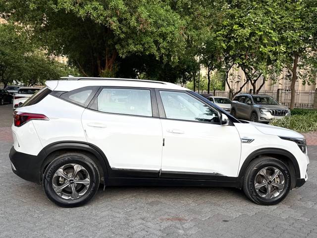 https://images10.gaadi.com/usedcar_image/4566655/original/processed_9d04fe1a-63fe-42d4-845f-ce7bf7065614.jpg?imwidth=6401