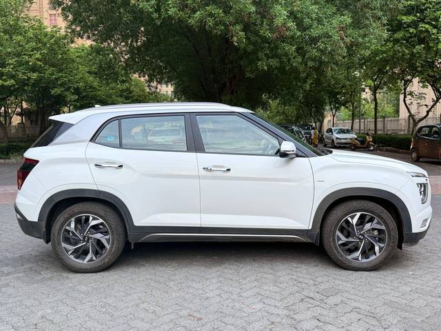 https://images10.gaadi.com/usedcar_image/4566663/original/processed_36c4ffa0-9a2d-4d1d-9bcc-5ab704b7b17a.jpg?imwidth=6401