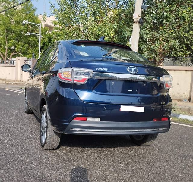 https://images10.gaadi.com/usedcar_image/4566670/original/processed_6f418b5829a95a26777c1629611a5bce.jpg?imwidth=6402