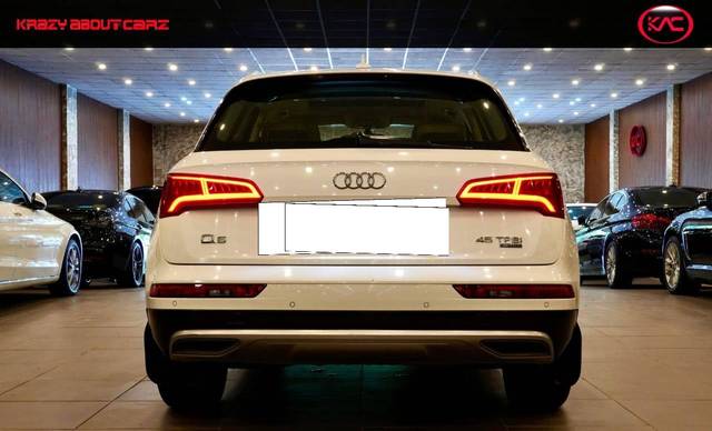 https://images10.gaadi.com/usedcar_image/4566675/original/processed_6224d515359cf6023c019a1ed61e02ce.jpg?imwidth=6402