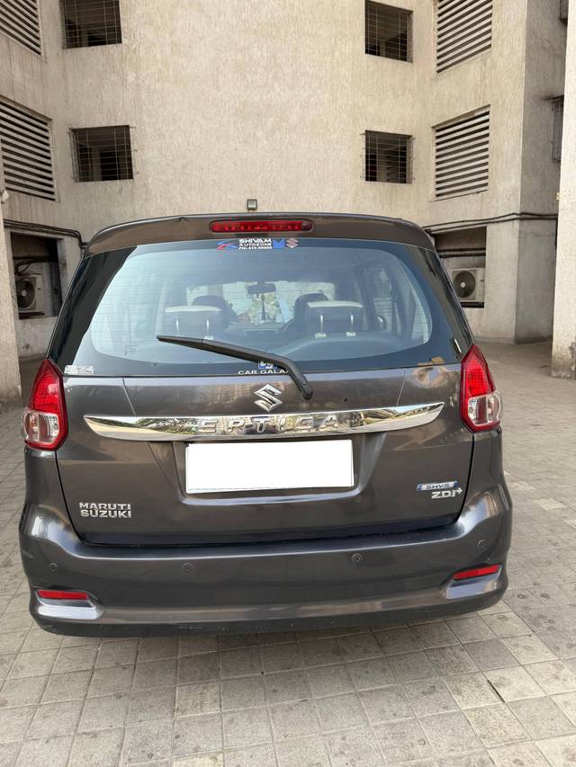 https://images10.gaadi.com/usedcar_image/4566682/original/processed_ec5b3866-e9ee-44cc-a78a-1f1bc0f1c1ef.jpg?imwidth=6401