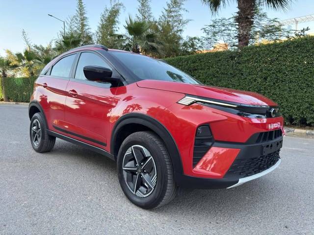 https://images10.gaadi.com/usedcar_image/4566700/original/processed_75129e5ff4d6357d5c752a73c46734eb.jpg?imwidth=6400