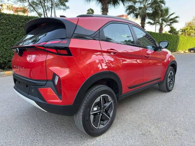 https://images10.gaadi.com/usedcar_image/4566700/original/processed_bd5fb673427e4bfa3bbdab113f9bc6c2.jpg?imwidth=6402