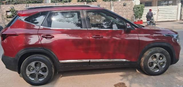 https://images10.gaadi.com/usedcar_image/4566702/original/756848cf72af7c9eabe2a7139ac6c5a3.jpg?imwidth=6401