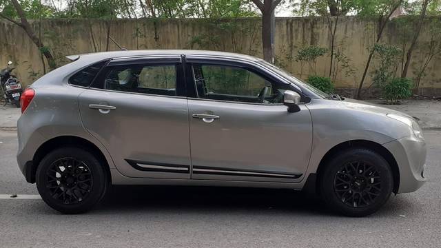 https://images10.gaadi.com/usedcar_image/4566716/original/9393b654cec31418dbe766c6d4e9c4f4.jpg?imwidth=6401