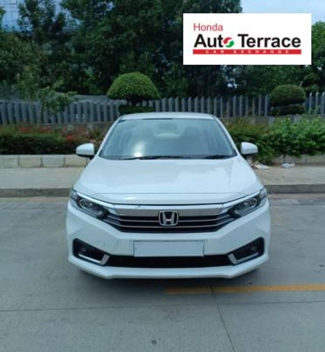 https://images10.gaadi.com/usedcar_image/4566722/original/c4792554aff7b865254e7ec2e052b2bc.jpeg?imwidth=6400