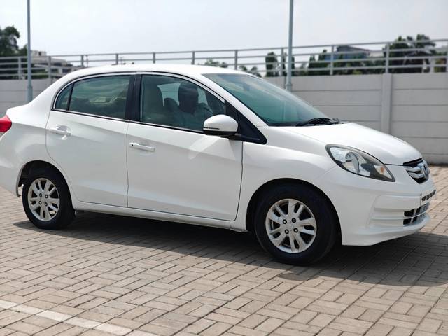 https://images10.gaadi.com/usedcar_image/4566725/original/processed_9c5989ba05f515a2d273bdb2184cd920.jpg?imwidth=6400