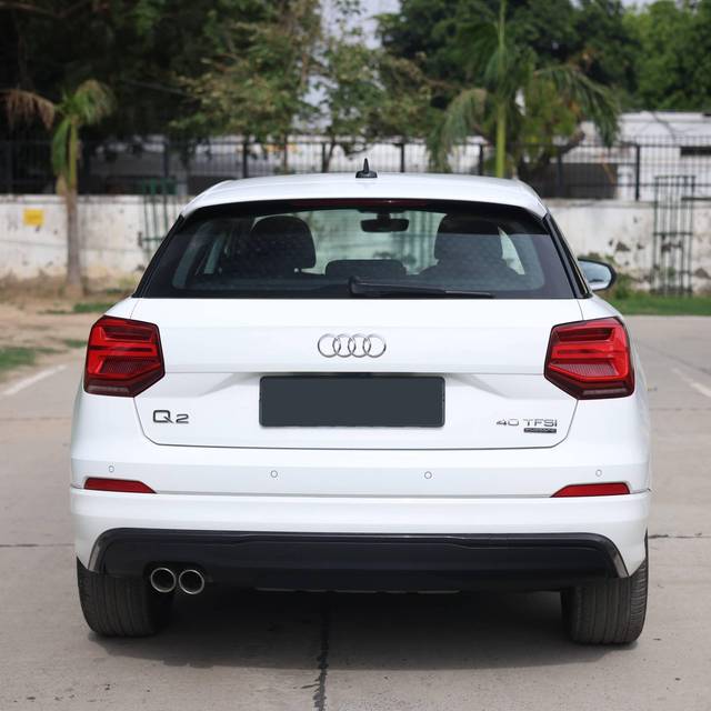 https://images10.gaadi.com/usedcar_image/4566731/original/processed_7e8d624f-e2f3-4e9f-bd4a-82e6da253eb6.jpg?imwidth=6402