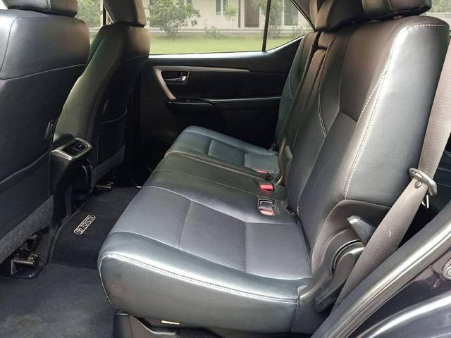https://images10.gaadi.com/usedcar_image/4566745/original/processed_518d9f01d4a336a4cdff88c8a566c4a5.jpeg?imwidth=6402