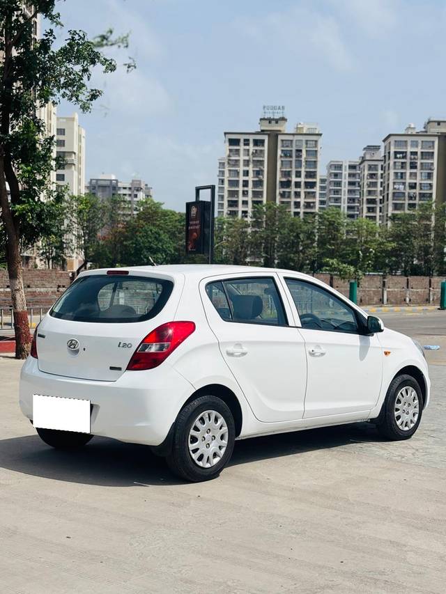 https://images10.gaadi.com/usedcar_image/4566748/original/processed_57f14ee16211161e94dea17587affe82.jpg?imwidth=6402