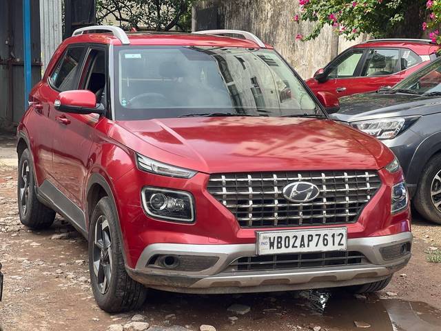 https://images10.gaadi.com/usedcar_image/4566765/original/processed_beee27cfe1d923f0395696b88d67022d.jpg?imwidth=6400