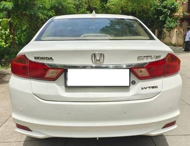 https://images10.gaadi.com/usedcar_image/4566768/original/processed_eb2240bd25e8756fbf4388a30e8a8e50.jpeg?imwidth=6401
