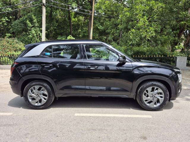 https://images10.gaadi.com/usedcar_image/4566772/original/processed_6494c9c4c0d8fcc7e8404cbee9766d04.jpg?imwidth=6401