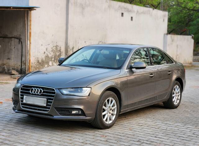 https://images10.gaadi.com/usedcar_image/4566778/original/processed_59e9bed6c299793b3a64e2a63472ca36.jpg?imwidth=6402