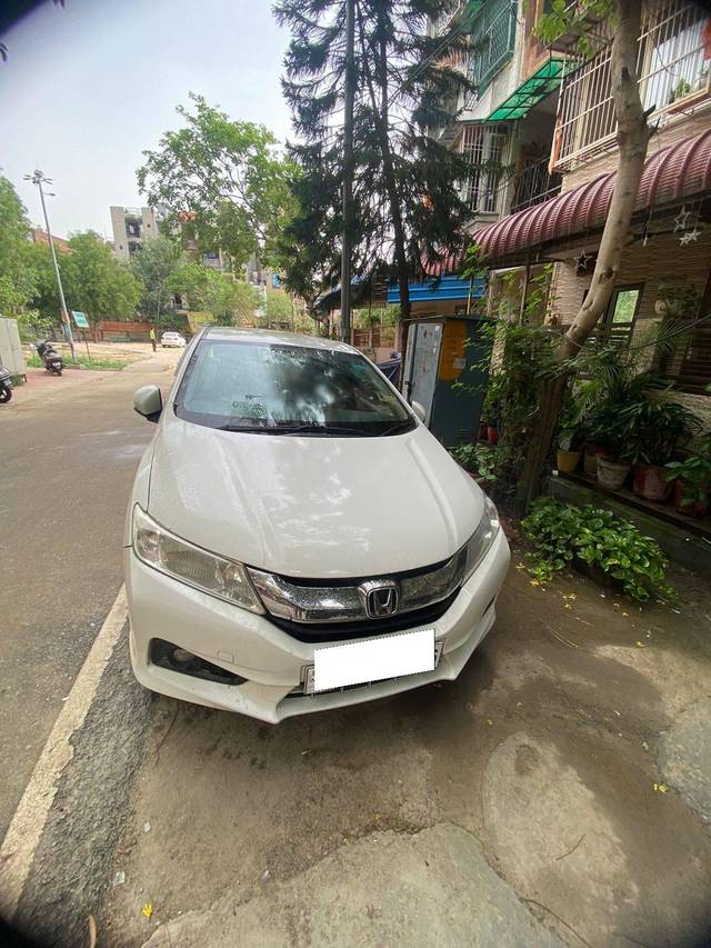 https://images10.gaadi.com/usedcar_image/4566793/original/processed_ce3da48e-b69f-4536-b441-8533e0ee8749.jpg?imwidth=6401