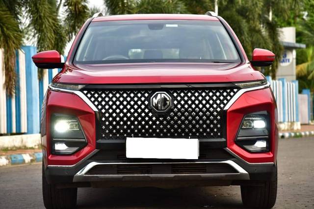 https://images10.gaadi.com/usedcar_image/4566813/original/processed_e2bd0d7d72b5a0ab8ce1ec450b77ee1a.jpg?imwidth=6400