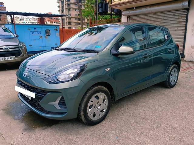 https://images10.gaadi.com/usedcar_image/4566819/original/processed_04699181015bd40a7b9da7dda6589d97.jpeg?imwidth=6400