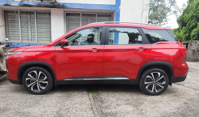 https://images10.gaadi.com/usedcar_image/4566825/original/195b2181bbb57f737f5d4fccccd0ea12.jpg?imwidth=6402