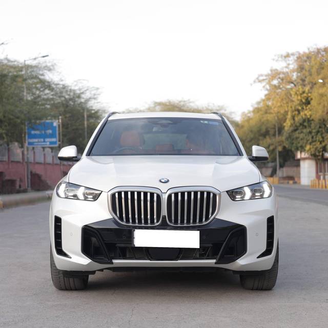 https://images10.gaadi.com/usedcar_image/4566850/original/processed_19e9bac0-bdb9-47ed-9c96-754866cd647b.jpg?imwidth=6402