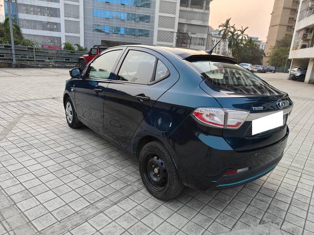 https://images10.gaadi.com/usedcar_image/4566861/original/processed_97c8268f-4f27-496a-be32-cae30a91b097.jpg?imwidth=6402