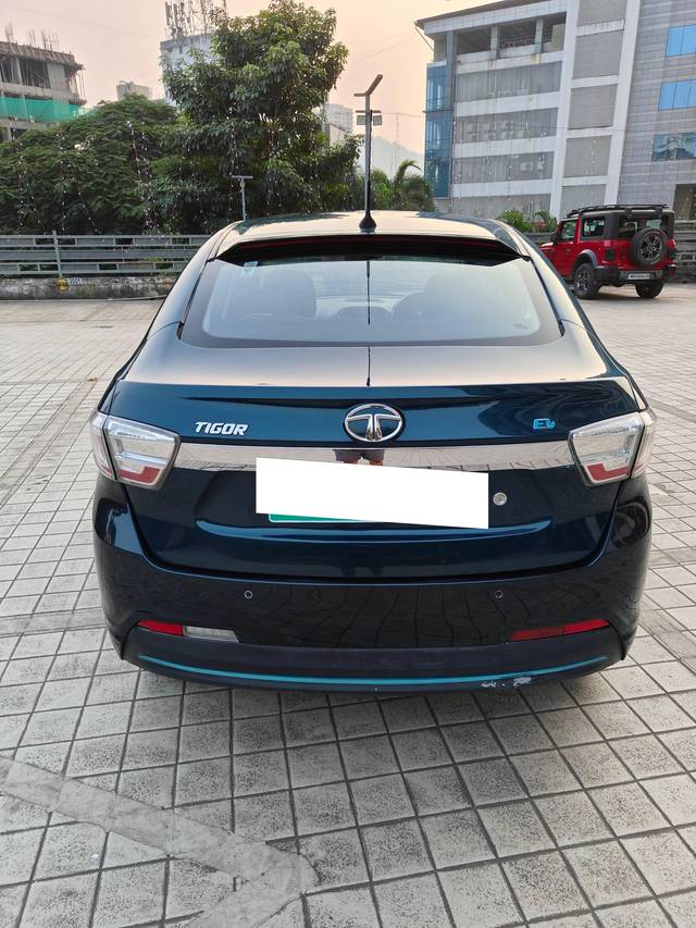 https://images10.gaadi.com/usedcar_image/4566861/original/processed_f6783689-9152-451b-bc4c-331f75db7ec9.jpg?imwidth=6401