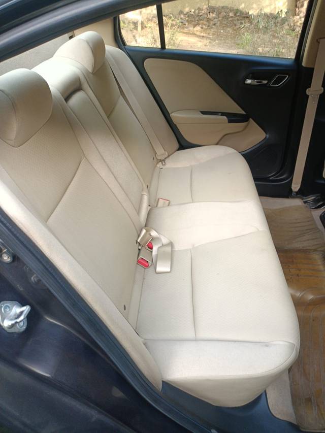 https://images10.gaadi.com/usedcar_image/4566877/original/115b740f-6654-492d-9a7c-6717f7a806cb.jpg?imwidth=6401