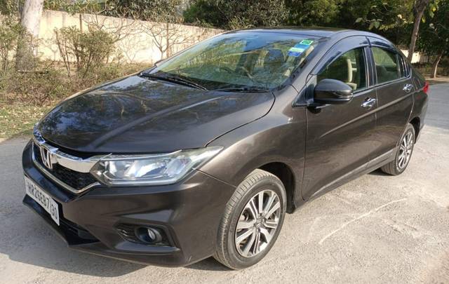 https://images10.gaadi.com/usedcar_image/4566877/original/44e8ced0-0b93-4f5c-9f5c-354b9ed48360.jpg?imwidth=6402