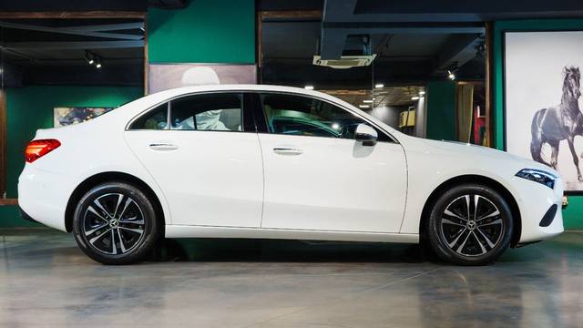 https://images10.gaadi.com/usedcar_image/4566880/original/a7e735ea2744a2aefc26fd130d6fcbb6.jpeg?imwidth=6401