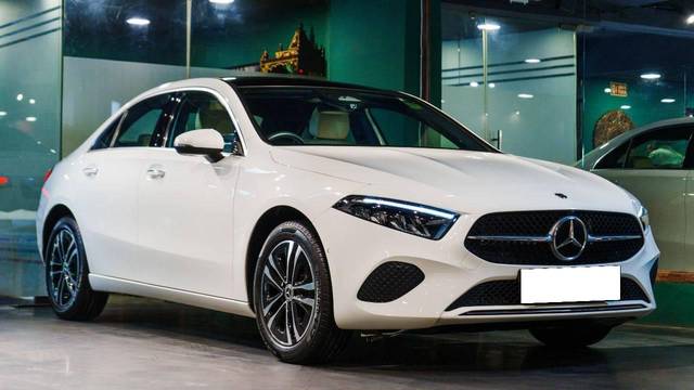 https://images10.gaadi.com/usedcar_image/4566880/original/processed_39df22b0327c4260e8cd45ec5314776b.jpeg?imwidth=6400