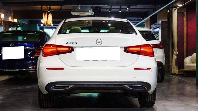 https://images10.gaadi.com/usedcar_image/4566880/original/processed_4315f0d570ae0f4ecb40b9292ce5b1d1.jpeg?imwidth=6402