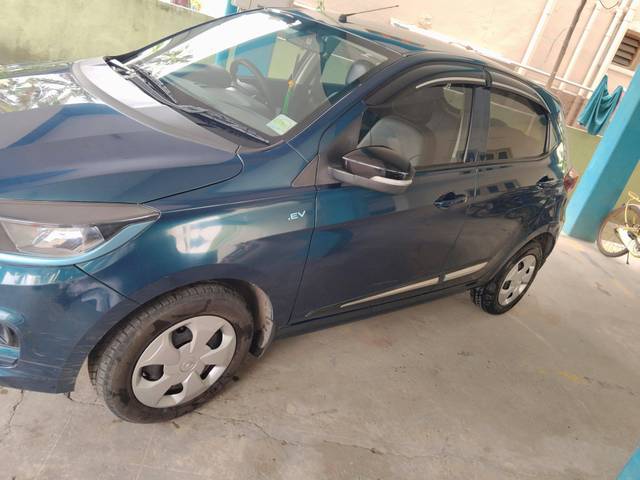 https://images10.gaadi.com/usedcar_image/4566897/original/processed_e0a445ce953fa30543c5ffb687a3ec94.jpg?imwidth=6400