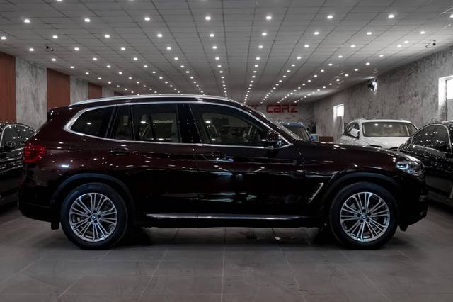 https://images10.gaadi.com/usedcar_image/4566911/original/processed_f55ad3334217509ac75917fca2842c96.jpg?imwidth=6401