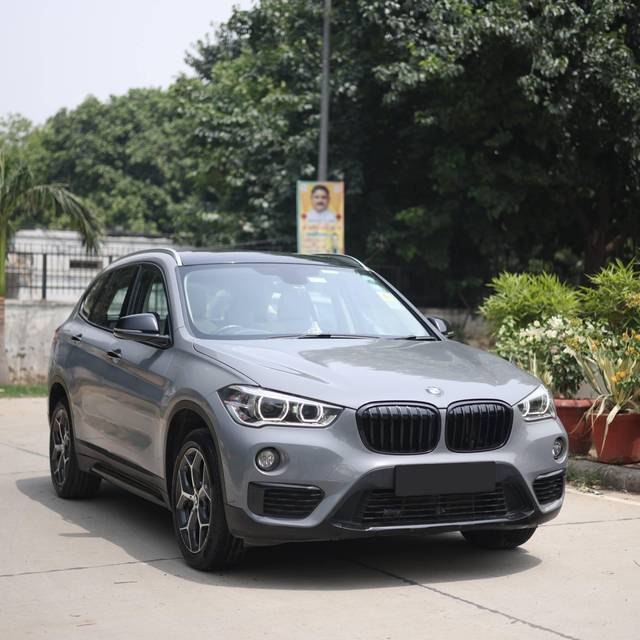 https://images10.gaadi.com/usedcar_image/4566915/original/processed_92e73fdc-9689-48b2-826b-1232eb01feb0.jpg?imwidth=6400