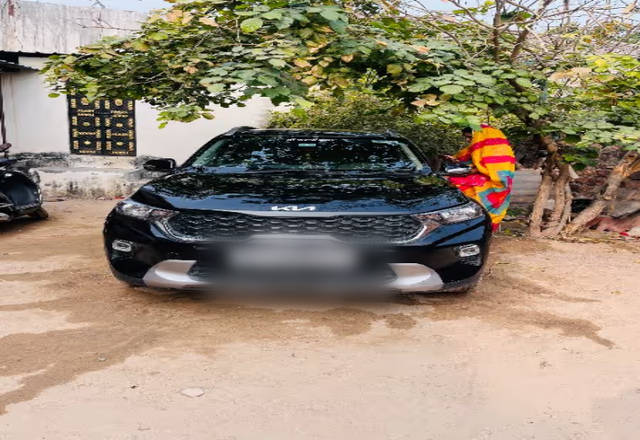 https://images10.gaadi.com/usedcar_image/4566918/original/2c53566c-874a-4a93-864c-633bbbe8e3b1.?imwidth=6400