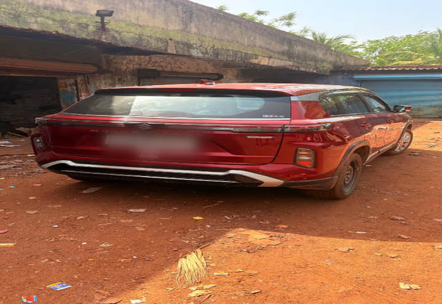 https://images10.gaadi.com/usedcar_image/4566927/original/7b48c627-09b2-46e4-a77f-485ed626c690.?imwidth=6401
