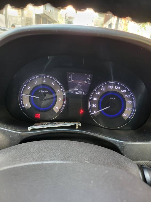 https://images10.gaadi.com/usedcar_image/4566950/original/dd3fe3f5-e235-423c-af24-8a8631d7a5aa.jpg?imwidth=6402