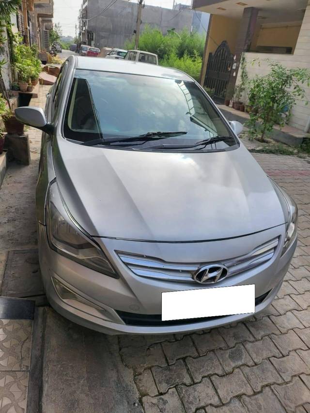https://images10.gaadi.com/usedcar_image/4566950/original/processed_5c207571-fff4-4308-a054-153900d535e8.jpg?imwidth=6401