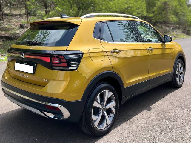 https://images10.gaadi.com/usedcar_image/4566975/original/processed_c93469a295a7d1f8f79bbba492aeb3a5.jpeg?imwidth=6402
