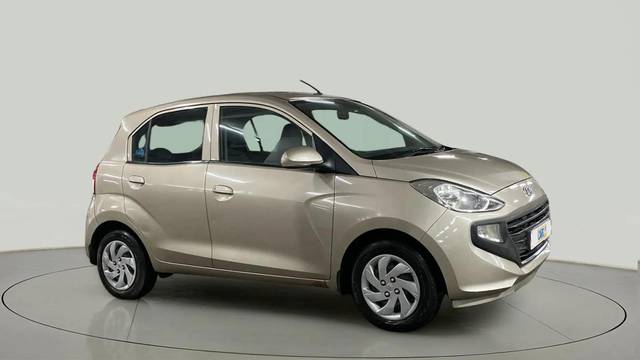https://images10.gaadi.com/usedcar_image/4566978/original/4bf6fae874ebb05ddabc14efe9ee3d0e.jpg?imwidth=6400