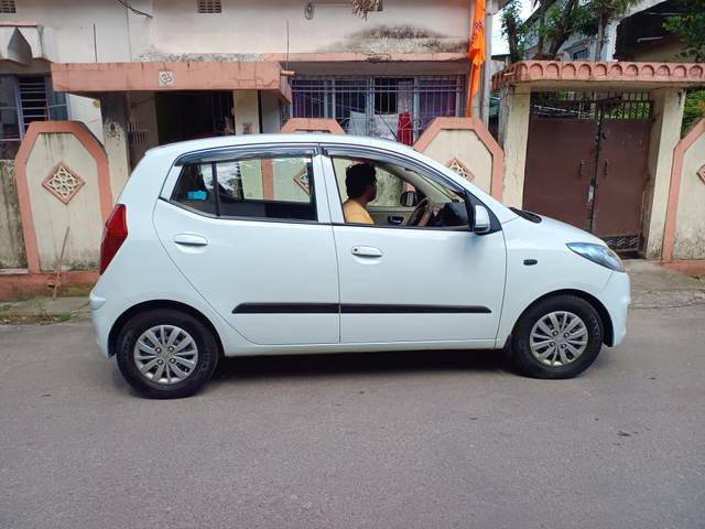 https://images10.gaadi.com/usedcar_image/4566979/original/8d9d63d42762ef94d3c04a22497c9a66.jpg?imwidth=6401