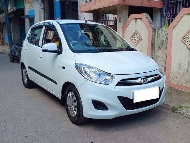 https://images10.gaadi.com/usedcar_image/4566979/original/processed_180befcdd4e5ecb302a27219811d962c.jpg?imwidth=6400