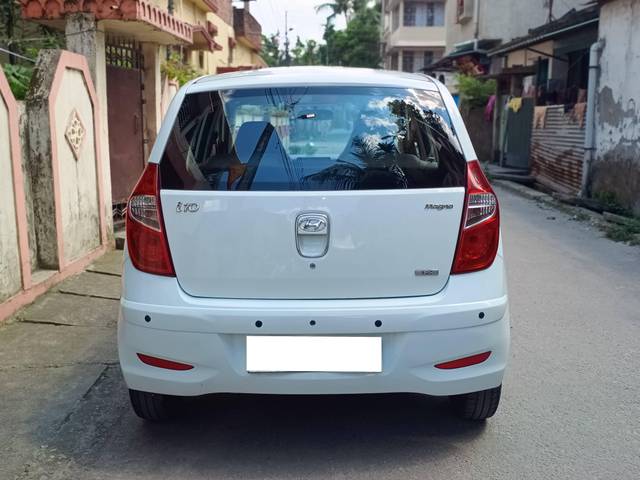 https://images10.gaadi.com/usedcar_image/4566979/original/processed_6a24ce714267cfaf9121c4e809f2c4c5.jpg?imwidth=6402