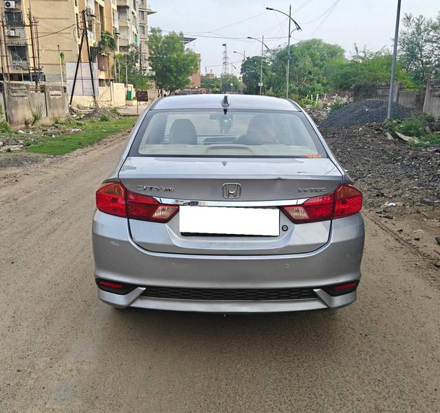 https://images10.gaadi.com/usedcar_image/4567012/original/processed_bf8e38a2c9ea2d119b801c7118f99cbd.jpg?imwidth=6401