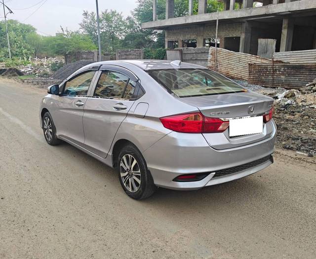 https://images10.gaadi.com/usedcar_image/4567012/original/processed_f935d092324123901088ccd059d96d5a.jpg?imwidth=6402