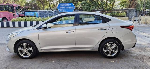 https://images10.gaadi.com/usedcar_image/4567013/original/processed_c50a91d4d81ebd9e584eb884b7b0660c.jpg?imwidth=6402
