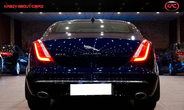 https://images10.gaadi.com/usedcar_image/4567014/original/processed_128bda8df0b1af6943f3102b4c30aa72.jpg?imwidth=6402